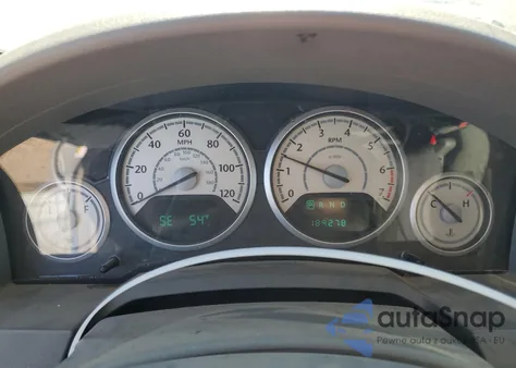 2010 Chrysler Town & Country Touring из США, поврежденный, VIN 2A4RR5D18AR440952